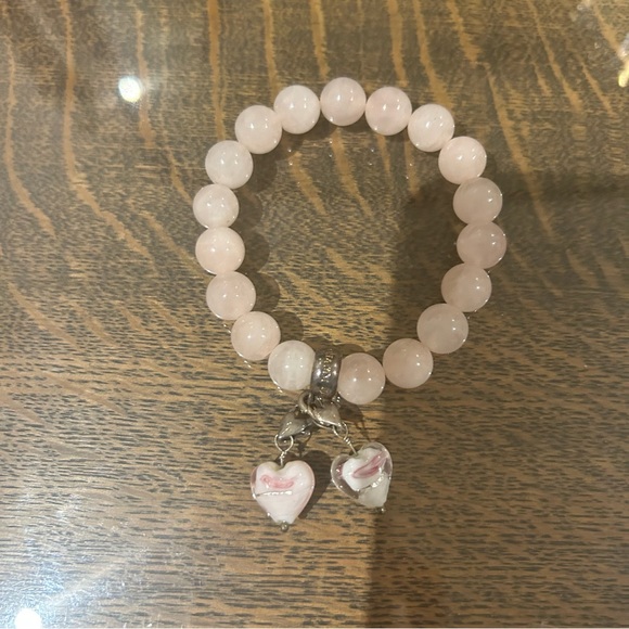 Lovely light pink stone bead bead bracelet with loveheart charms - Picture 3 of 3